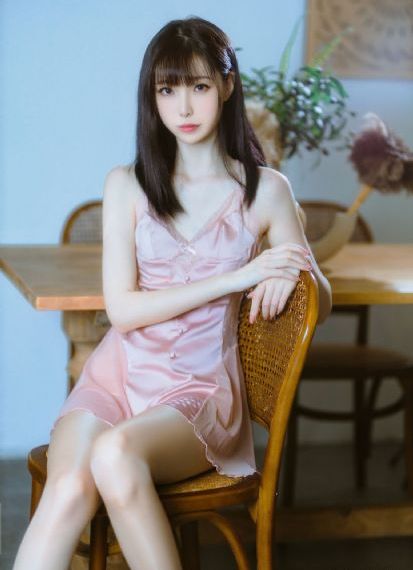 女警李清屈辱打开双腿_高清高清在线