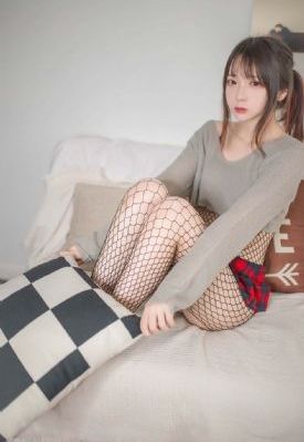 把女人的屁股给我看一下_JVID性感写真